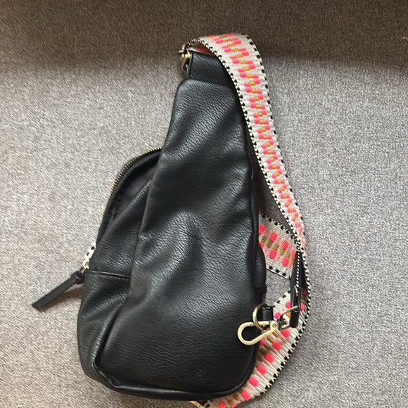 Anthropologie urban originals sling bag - Picture 4 of 6